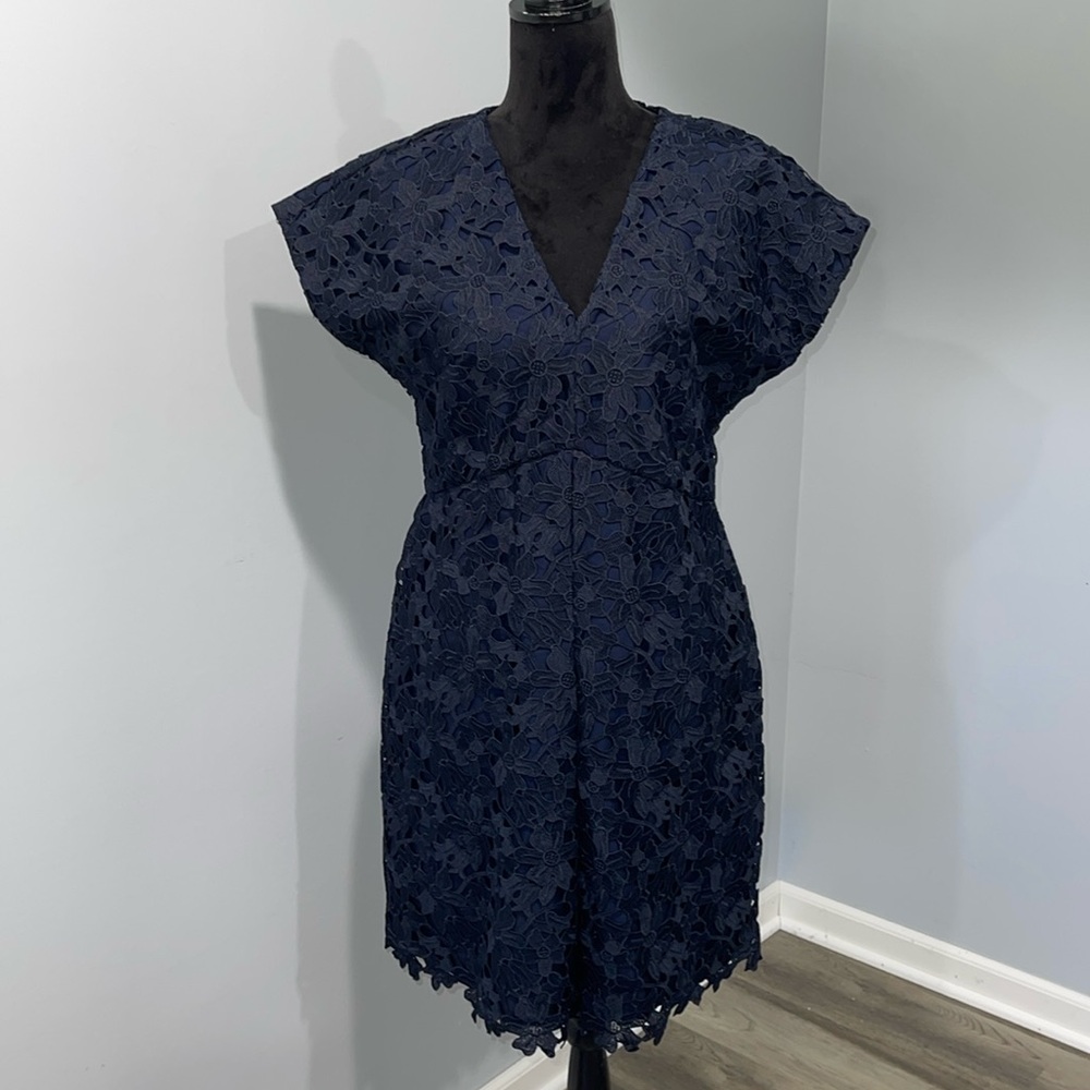 Banana Republic lace v-neck dress navy blue size 6 NEW